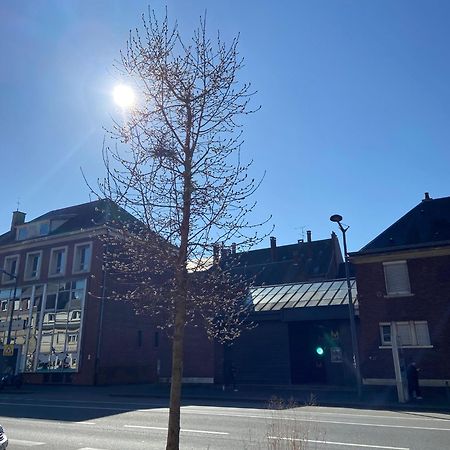 2 Chambres Hyper Centre Avec Place De Parking Et Wifi Amiens Eksteriør billede