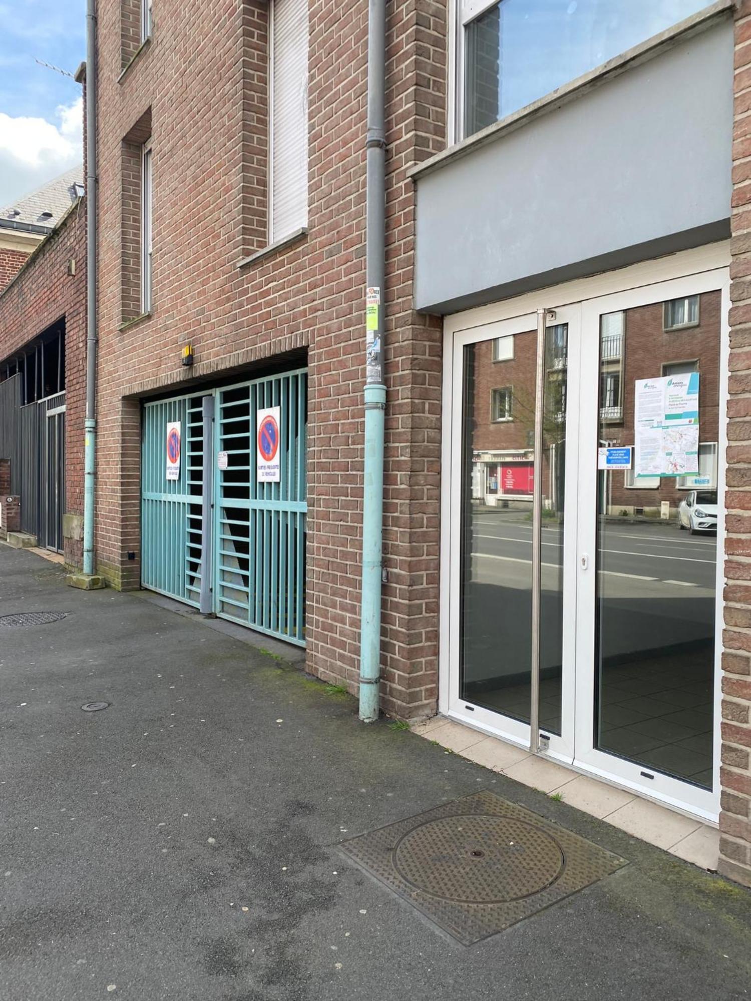 2 Chambres Hyper Centre Avec Place De Parking Et Wifi Amiens Eksteriør billede